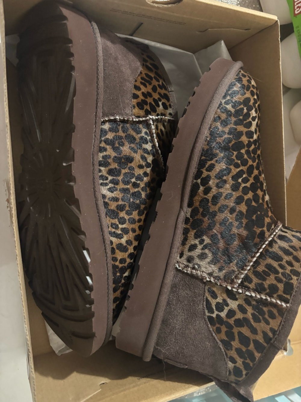 NEW- never worn UGG Leopard Print Brown Mini Boot - Picture 5 of 5